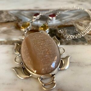 2325 Elegant Silver and Brown Necklace with Gemstone Accents